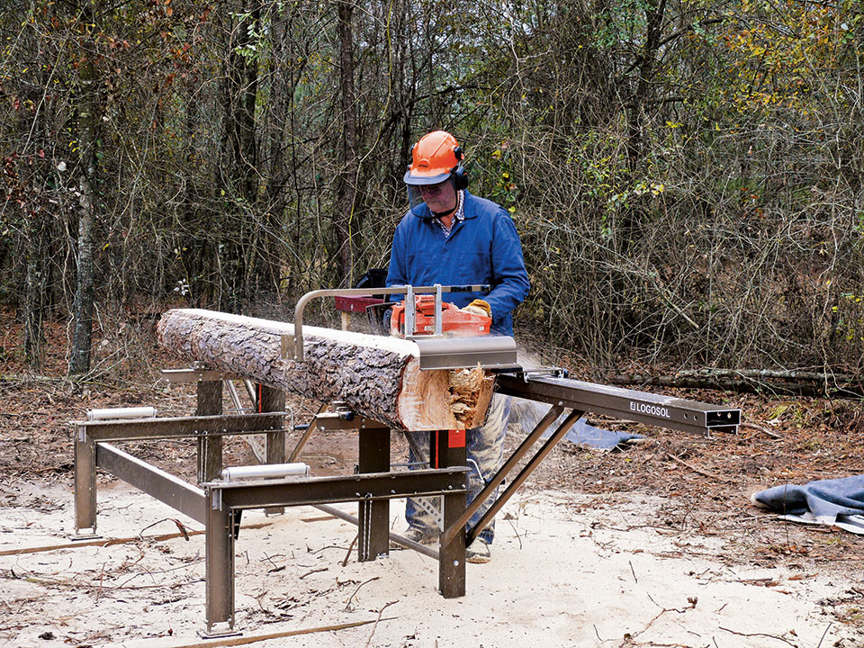 building log homes, chainsaw mill
