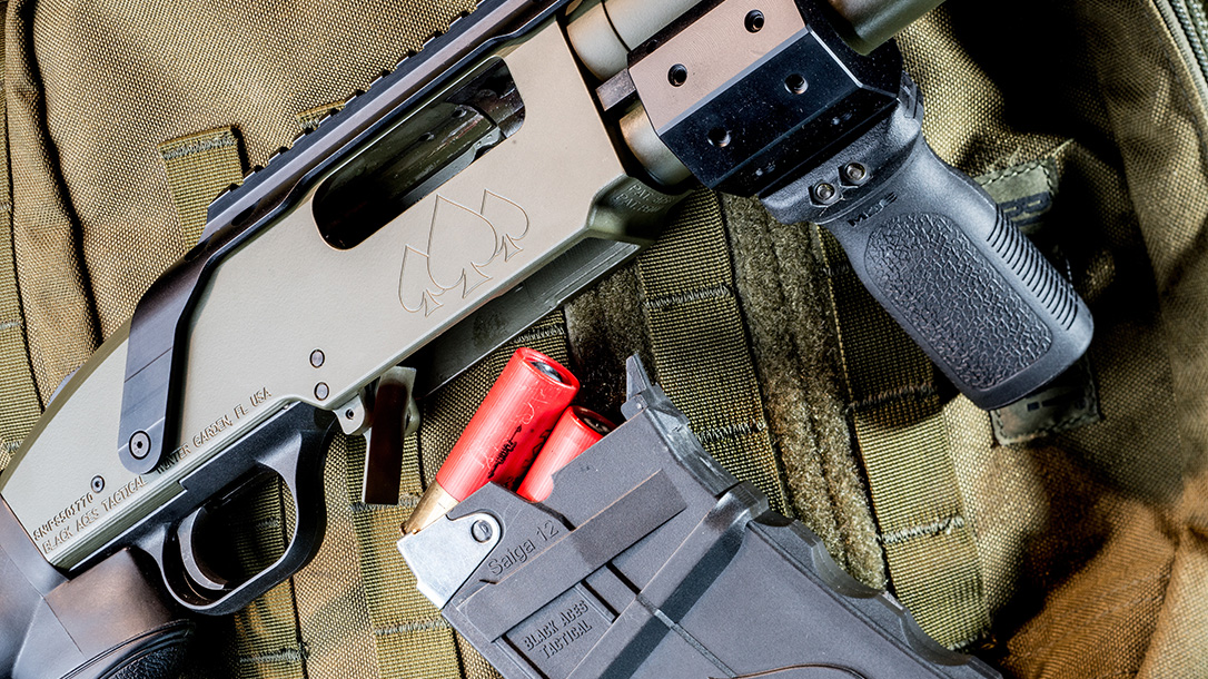 Black Aces Tactical DT Shotgun, 12-gauge shotgun, magazine.